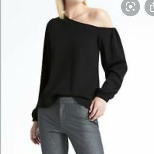 NWOT Banana Republic Off the shoulder top